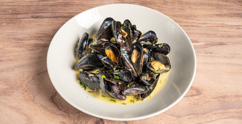 -0.-Fresh Steamed Mussels-.jpg