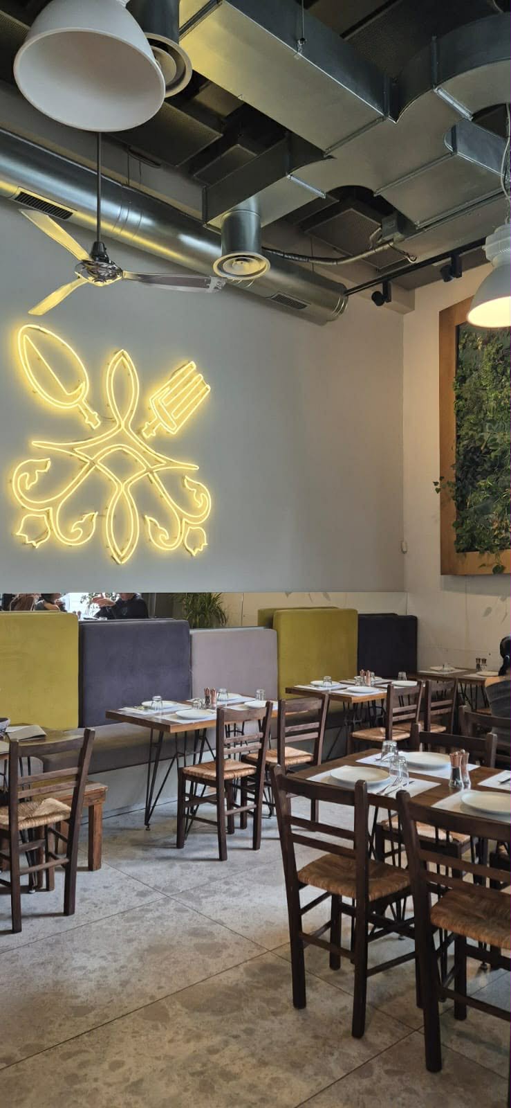 244d1930-7dc1-4b80-a924-2126a350405a (1).jpg