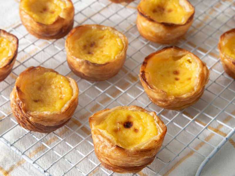 269064-portuguese-custard-tarts-pasteis-de-nata-DDMFS-4x3-a5a570c3f2be49629572c535b0166e33.jpg