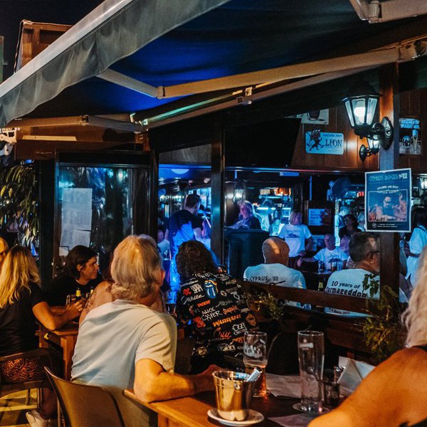 4 knights PUB 600X600.jpg