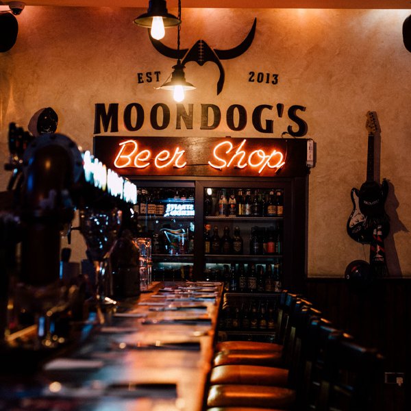 5 PUB moondogs 600X600.jpg