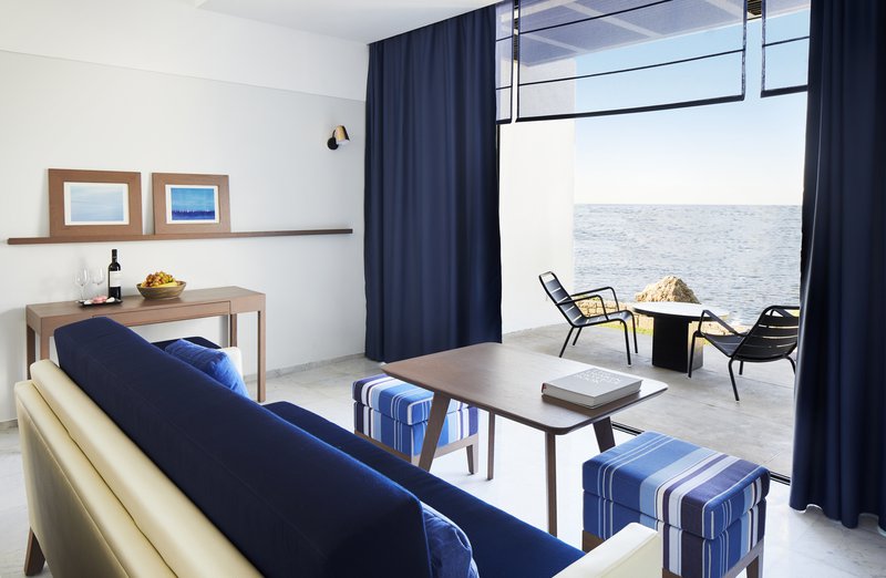 Almyra Kyma Suite2.jpg