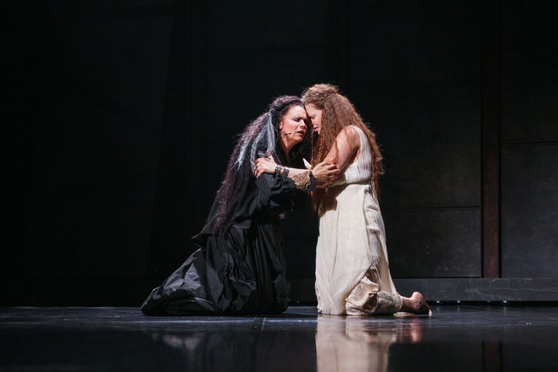 HECUBA-5.jpg