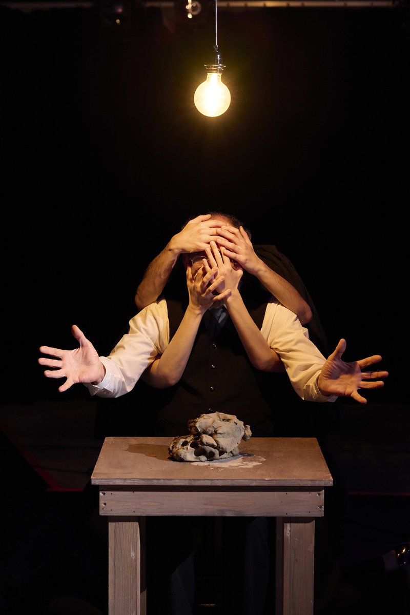 Πειραματική Σκηνή ΘΟΚ-Χίλια χέρια ©Αντώνης Φαρμακάς-4639.jpg