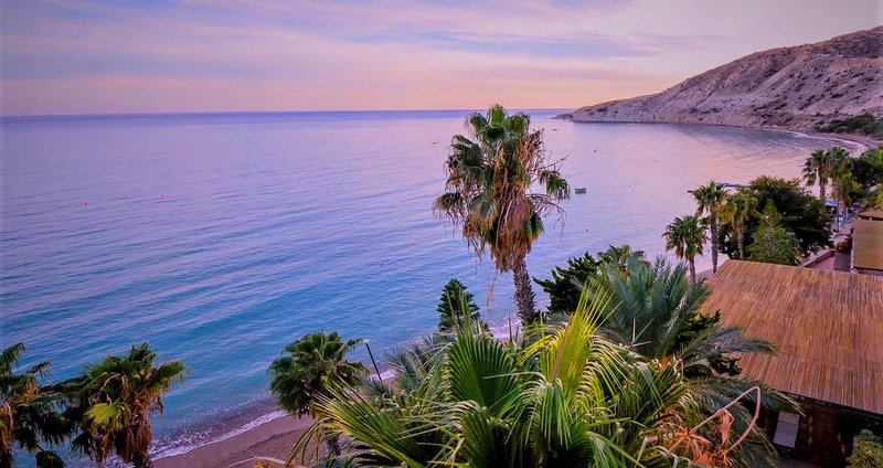 Pissouri-Village-Big-b83e8122.2e16d0ba.fill-1375x729 (1).jpg