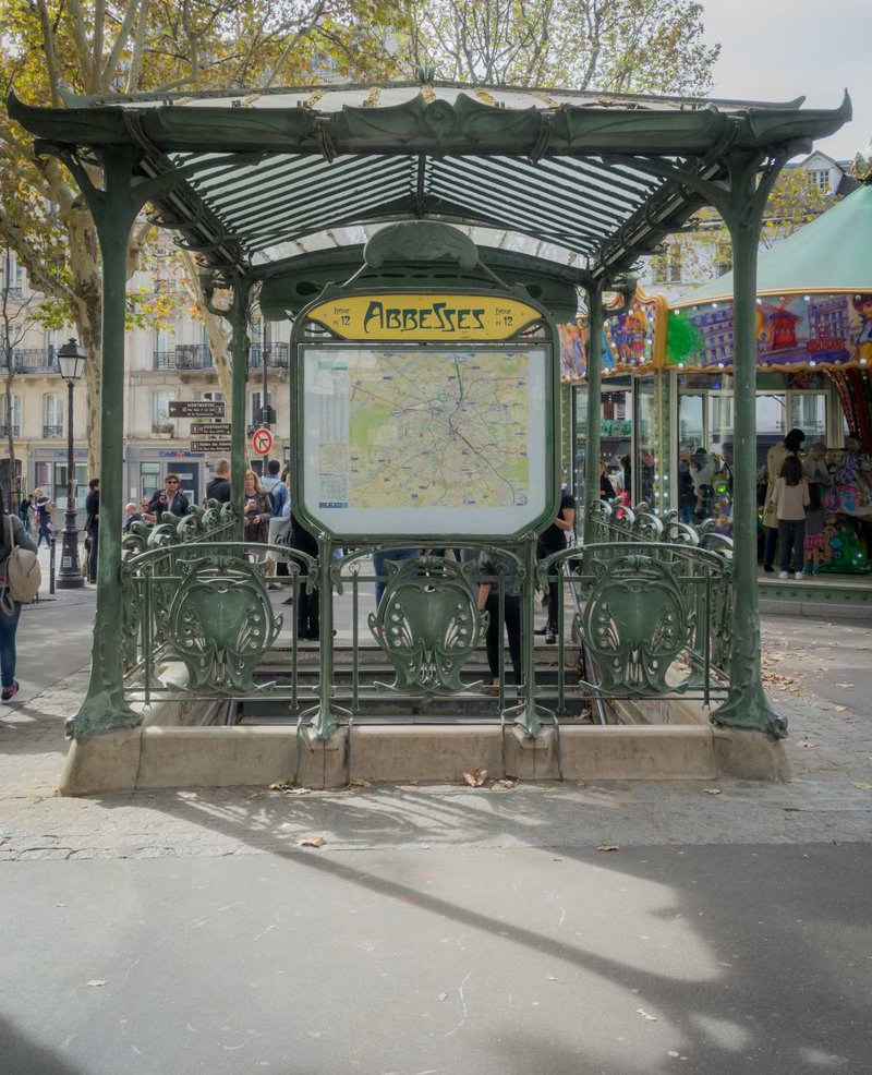 abbesses-paris.jpg