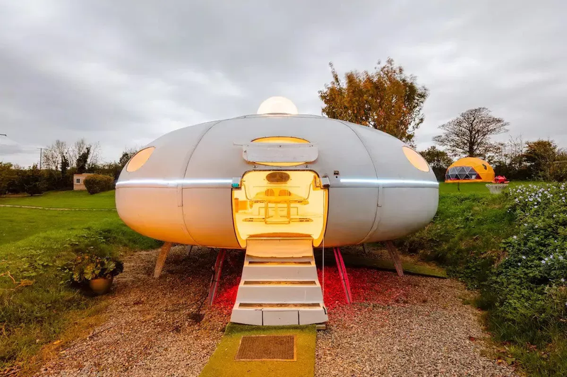 airbnb-UFO-House.jpg.webp