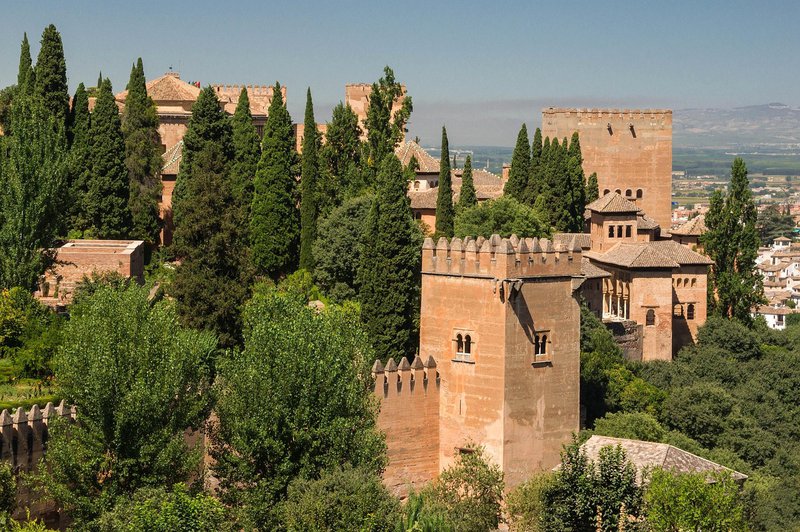 alhambra-872600_1280.jpg