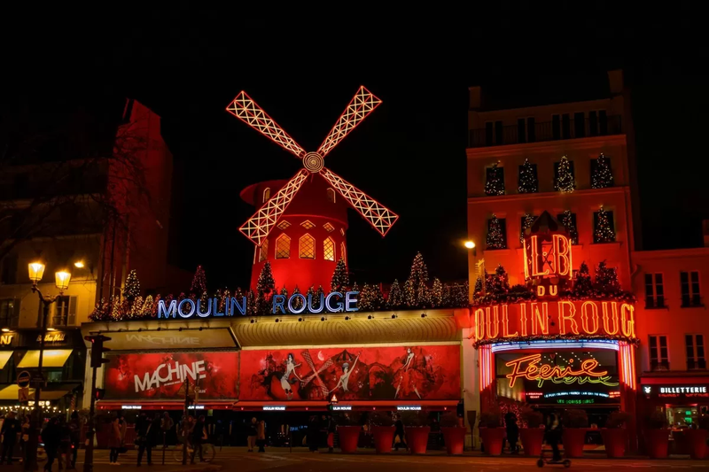 antonio-sessa-moulin-rouge-unsplash.webp