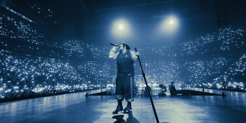 billie-eilish-seattle-climate-pledge-arena-by-henry-hwu-1-1280x640.jpg