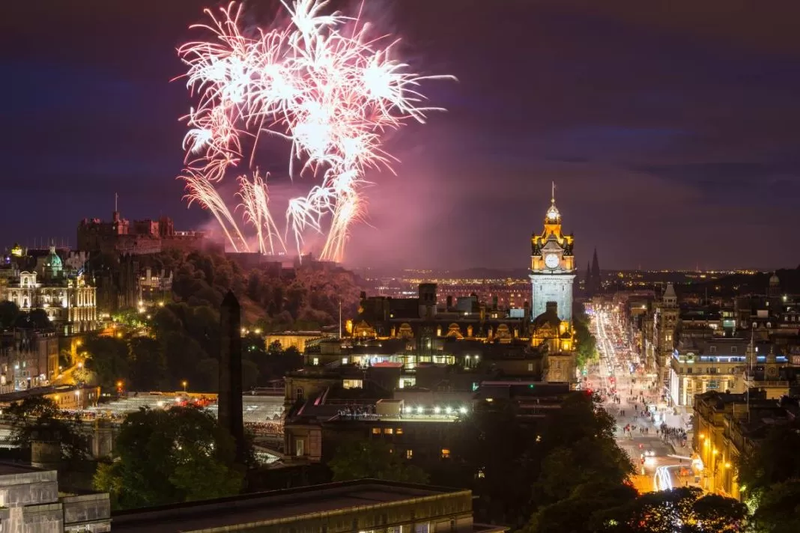 edinburgh-hogmanay-sh-3-1068x712.webp