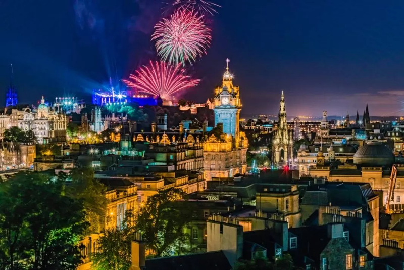 edinburgh-hogmanay-sh-4-1068x713.webp