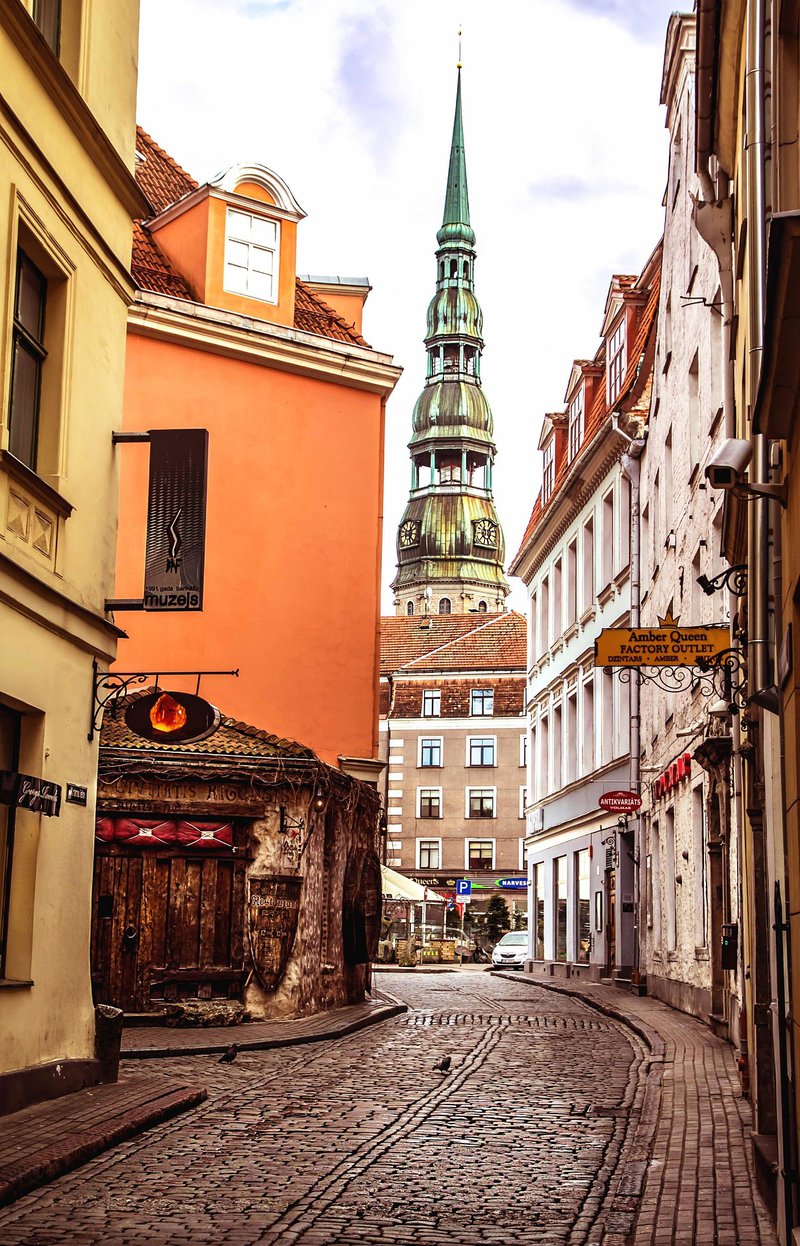germanslat-city-5052103_1920.jpg