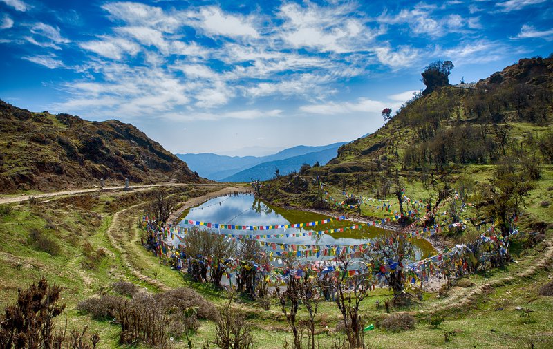 kalipokhri-lake-at-singalila-national-park-featured.jpg