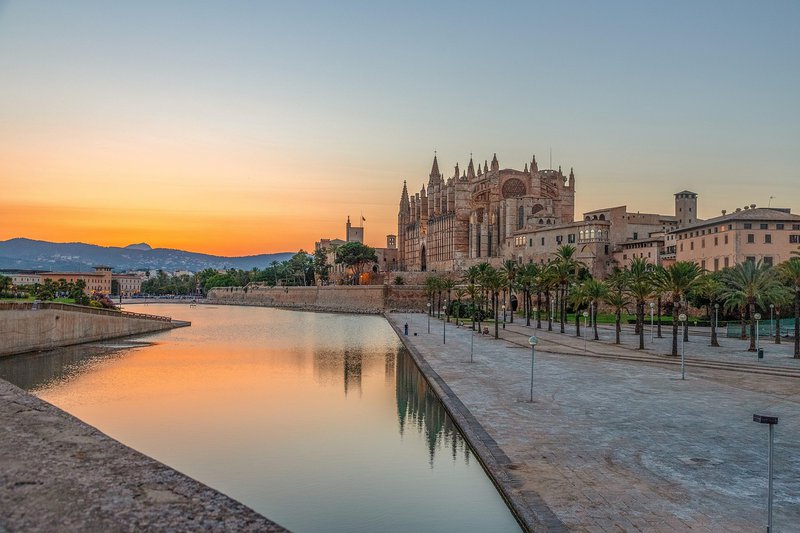 palma-de-mallorca-7500207_1280.jpg