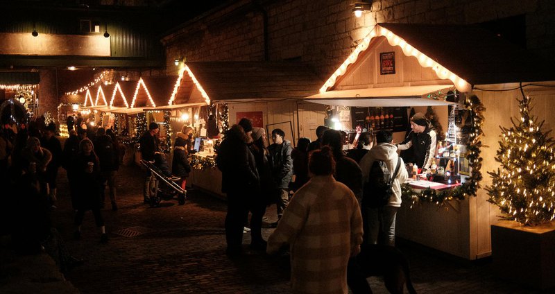 pexels-wendywei-14689341.2e16d0ba.fill-1375x729 (1).jpg