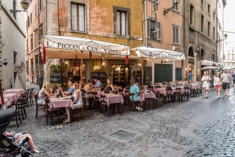 restaurants-in-navona-square-rome-1068x713.webp