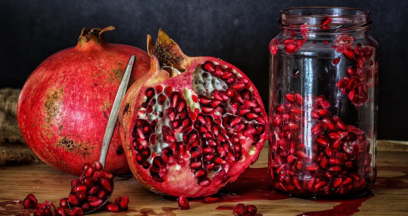 rosy_photo-pomegranates-6711655.2e16d0ba.fill-1375x729.jpg