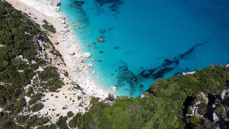 sardinia-2277633_1280.jpg