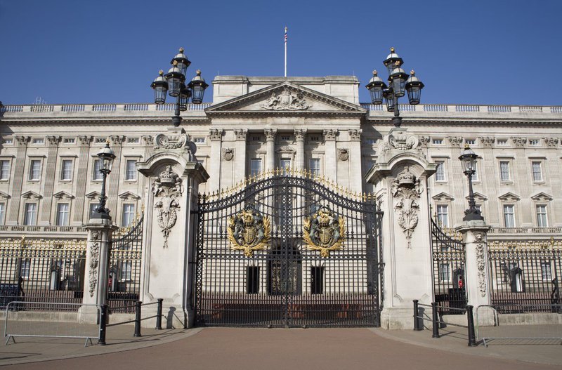 shutterstock_Buckingham-Palace.jpg