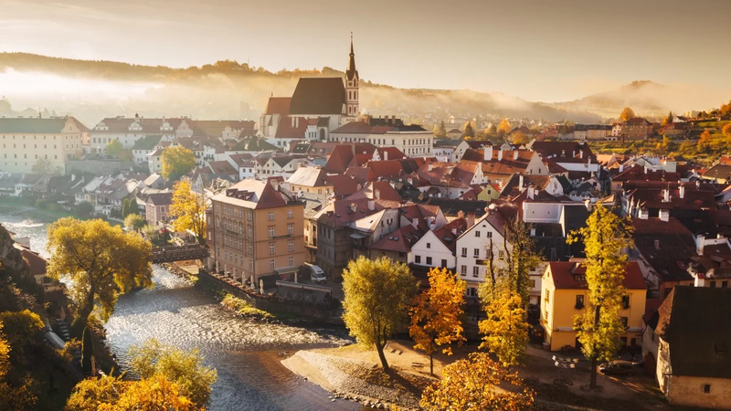 shutterstock_Cesky-Krumlov-1.webp