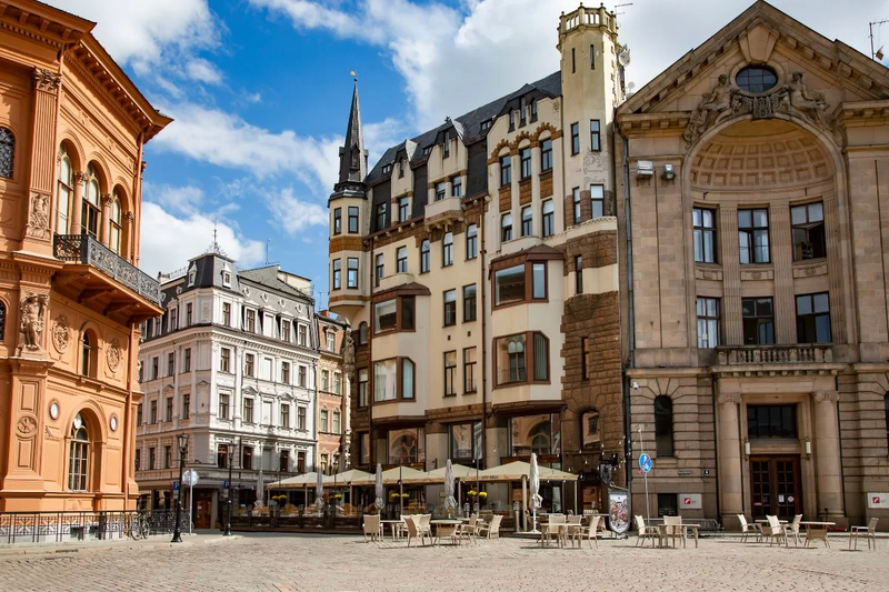 shutterstock_Dome-Square-in-Riga-Old-Town.webp