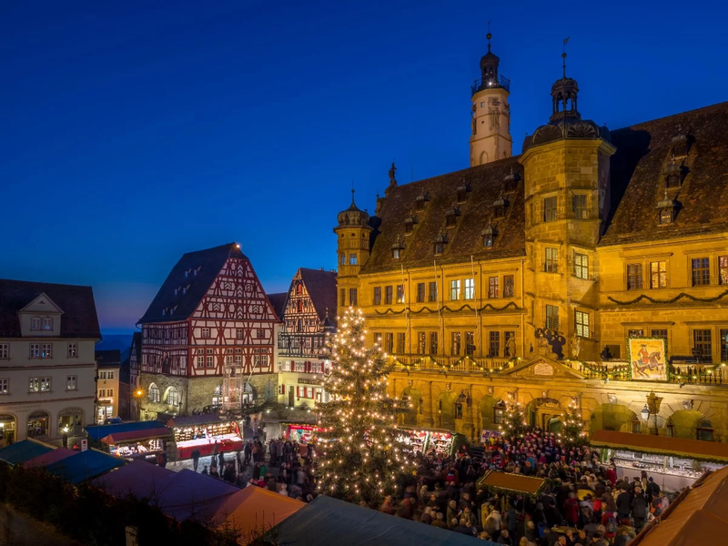 shutterstock_Rothenburg-ob-der-Tauber-Reiterlesmarkt.webp