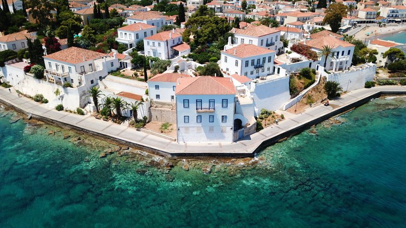 spetses-shutterstock_1-2048x1152.jpg