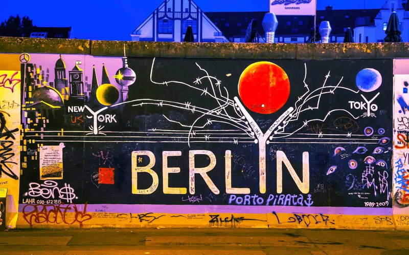 street-art-berlin-sh.webp