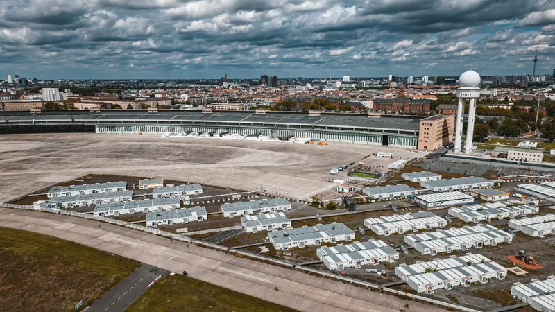 tempelhofer-feld-berlin-sh.webp