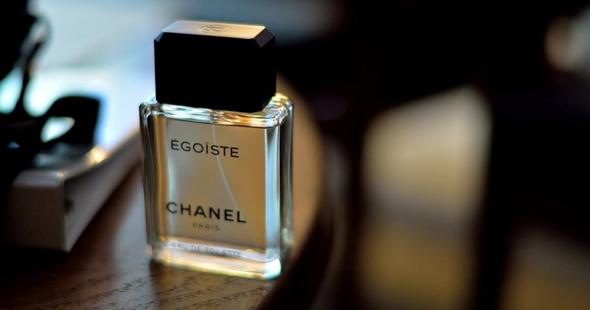 Chanel egoiste. Туалетная вода Chanel Egoiste Platinum 100 ml. Мужские духи Chanel Egoiste. Chanel Egoiste Platinum реклама. Шанель 5 платинум мужские.